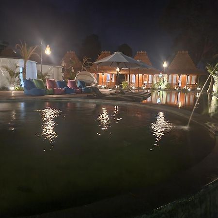 Starlake Villa & Glamping Kubupenlokan Zewnętrze zdjęcie